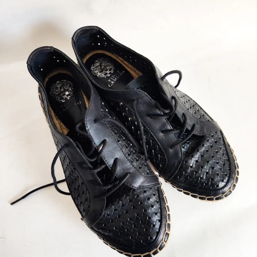 Vince Camuto Espadrilles Flats 7.5 Black Perforated Leather Laser‎ Cut Lace Up